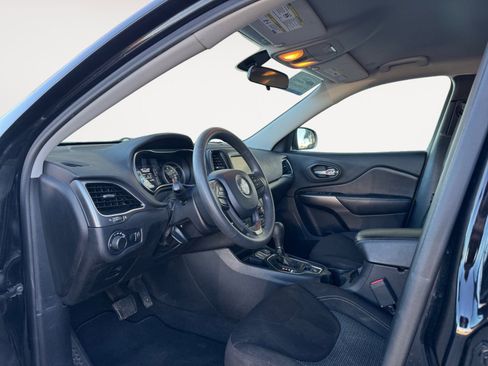 Used 2020 Jeep Cherokee Latitude image 9