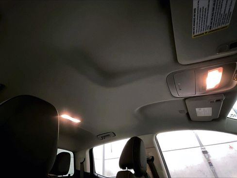 Used 2022 Chevrolet Colorado LT w/ LT Convenience Package image 21