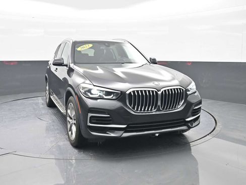 Used 2023 BMW X5 sDrive40i w/ Premium Package image 2
