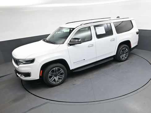 Used 2024 Jeep Wagoneer L Series II w/ Flexible Seating Group image 27