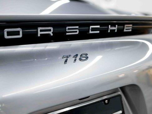 Used 2018 Porsche 718 Cayman RWD image 36