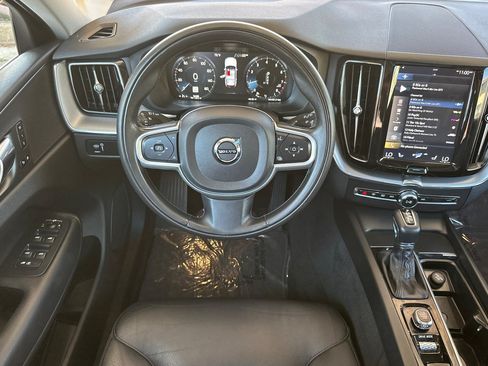 Used 2020 Volvo XC60 T5 Momentum w/ Protection Package Premier FWD image 15