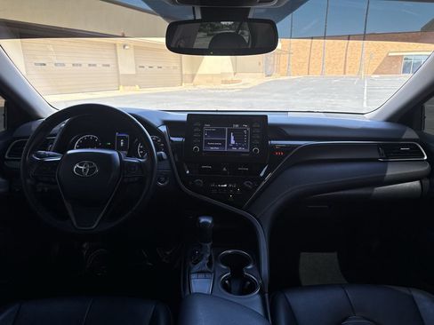 Used 2022 Toyota Camry SE w/ Convenience Package image 14