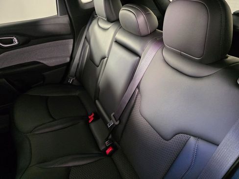 New 2026 Jeep Compass Latitude image 17