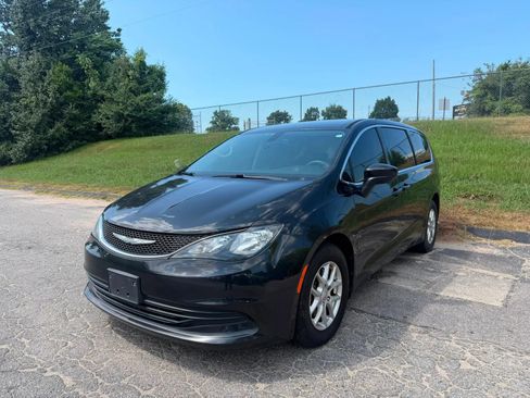 Used 2017 Chrysler Pacifica Touring FWD image 1