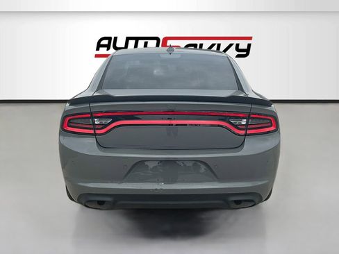 Used 2018 Dodge Charger R/T w/ Blacktop Package RWD image 6