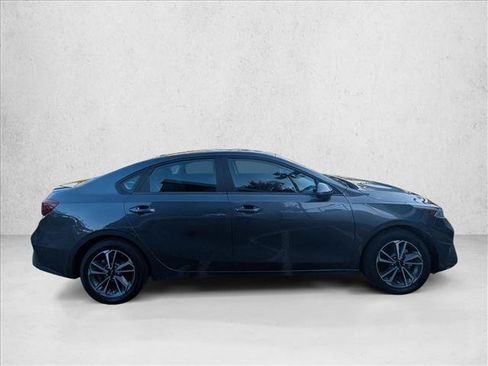 Used 2023 Kia Forte LXS w/ LXS Technology Package FWD image 4