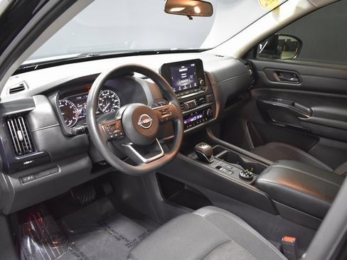 Certified 2024 Nissan Pathfinder S image 4