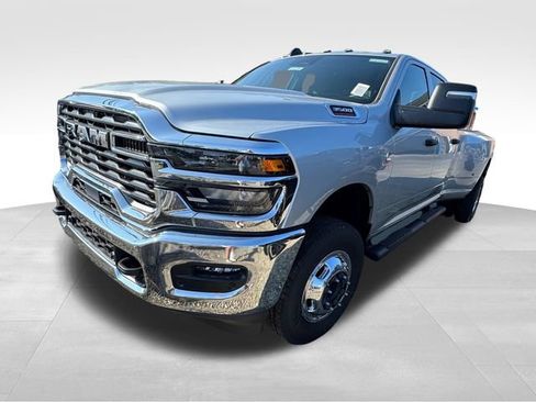 New 2026 RAM 3500 Tradesman AWD/4WD image 9