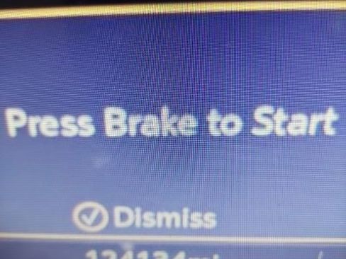 Used 2023 Chevrolet Traverse LT image 16