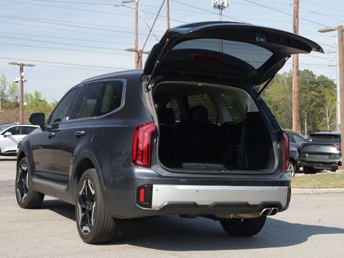 Used 2024 Kia Telluride S image 5
