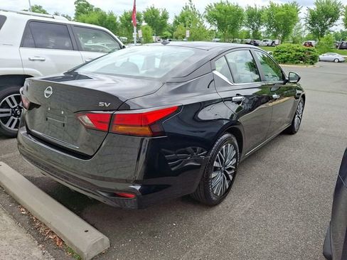Used 2024 Nissan Altima 2.5 SV FWD image 4