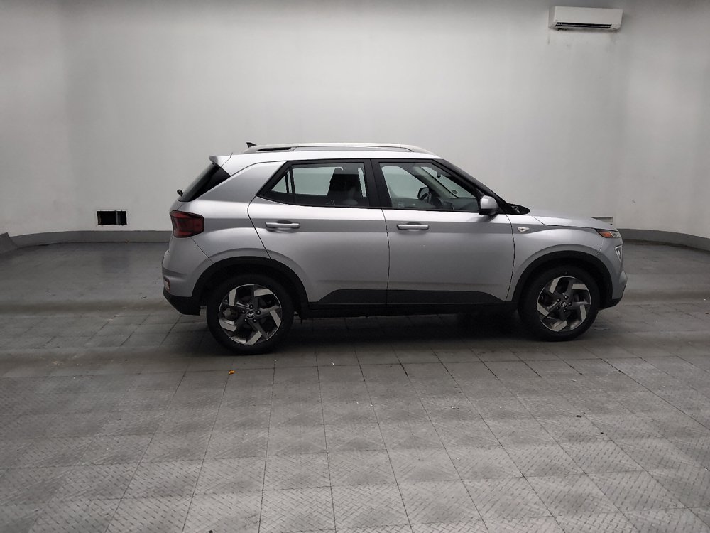Used 2021 Hyundai Venue SEL FWD image 10