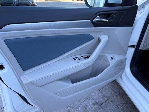New 2026 Volkswagen Jetta SE FWD image 8