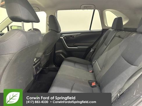Used 2019 Toyota RAV4 LE image 17