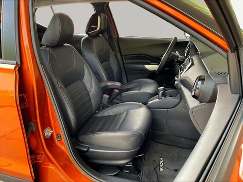 Used 2020 Nissan Kicks SR w/ SR Premium Package FWD image 28