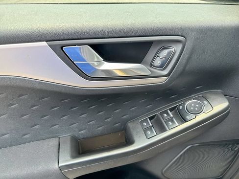 Used 2020 Ford Escape SE FWD image 20