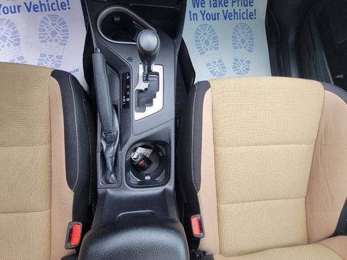 Used 2018 Toyota RAV4 XLE AWD/4WD image 17