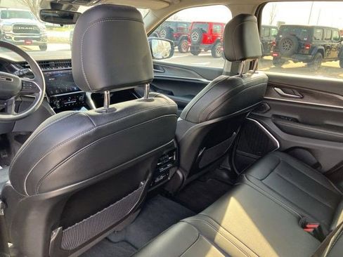 Used 2023 Jeep Grand Cherokee Limited AWD/4WD image 21