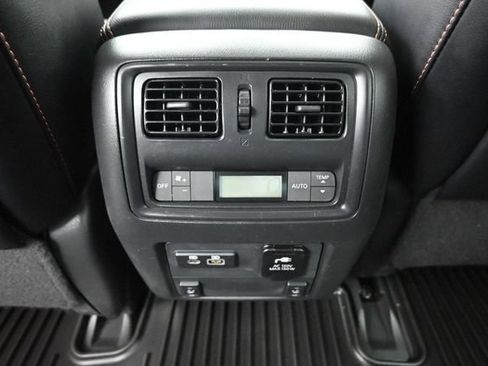 Used 2020 Nissan Pathfinder SL AWD/4WD image 27