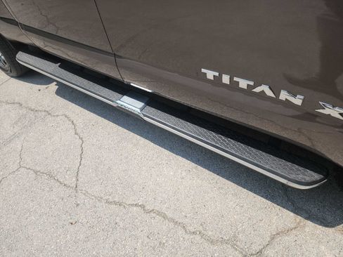 Used 2016 Nissan Titan SL RWD image 16