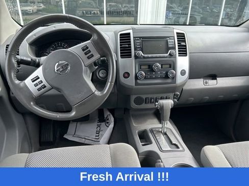 Used 2018 Nissan Frontier SV image 13