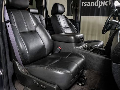 Used 2011 Chevrolet Silverado 3500 LTZ w/ LTZ Plus Package image 26