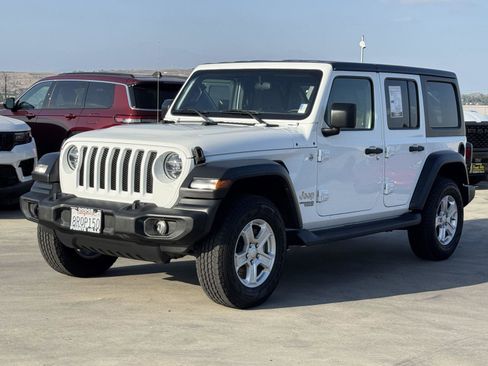 Used 2020 Jeep Wrangler Unlimited Sport S AWD/4WD image 3
