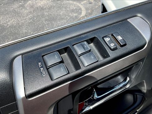 Used 2023 Toyota 4Runner Limited AWD/4WD image 36