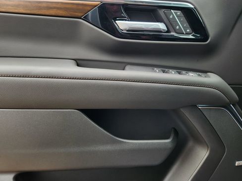 New 2026 Chevrolet Tahoe High Country AWD/4WD image 16