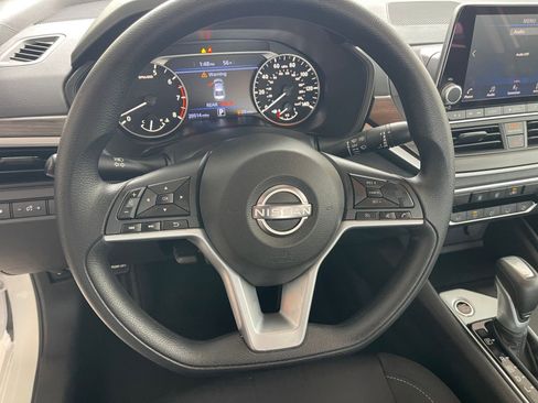 Used 2025 Nissan Altima 2.5 SV image 28