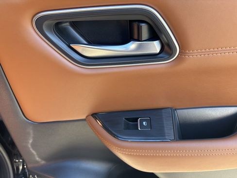 Used 2024 Nissan Rogue Platinum w/ Platinum Premium Package image 34