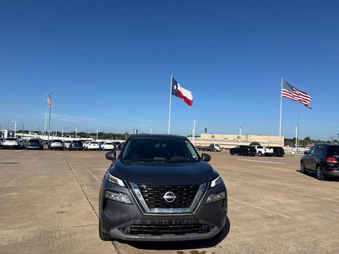 Certified 2023 Nissan Rogue SV FWD image 5