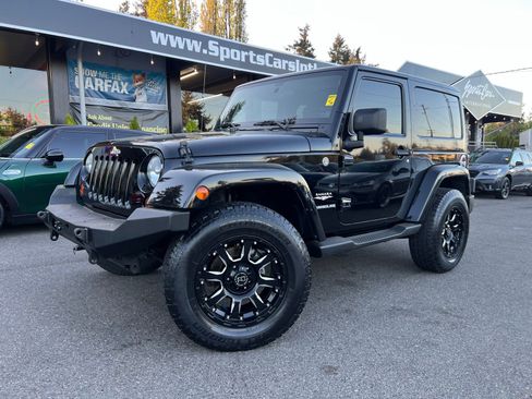 Used 2012 Jeep Wrangler Sahara w/ Connectivity Group AWD/4WD image 1