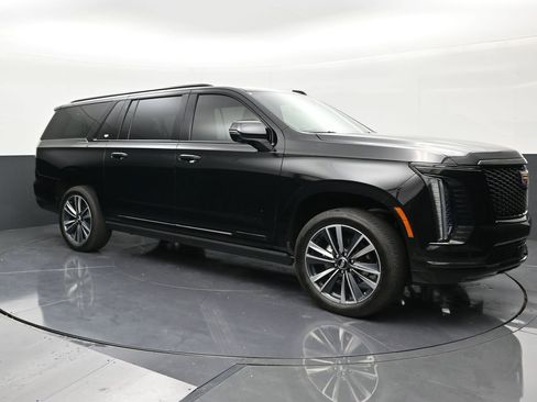 Used 2025 Cadillac Escalade ESV Sport w/ Touring Package RWD image 7