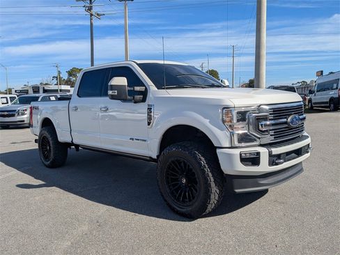 Used 2022 Ford F350 Limited image 2