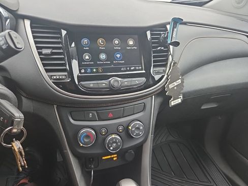 Used 2018 Chevrolet Trax LT AWD/4WD image 12