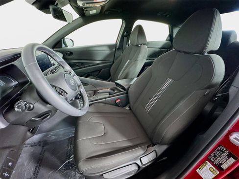 Certified 2025 Hyundai Elantra Sport FWD image 11