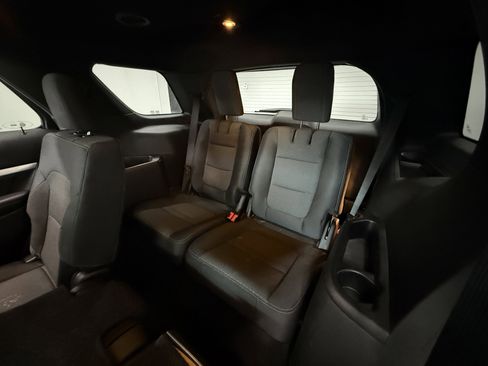 Used 2017 Ford Explorer XLT image 21