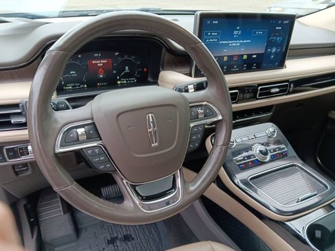 Used 2021 Lincoln Nautilus Reserve AWD/4WD image 14