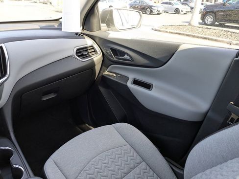 Used 2022 Chevrolet Equinox LS image 18