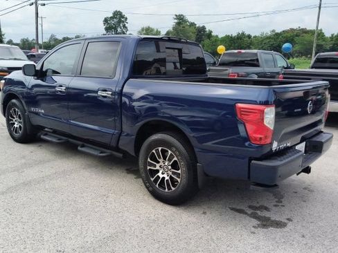 Used 2021 Nissan Titan SV w/ SV Convenience Package RWD image 3