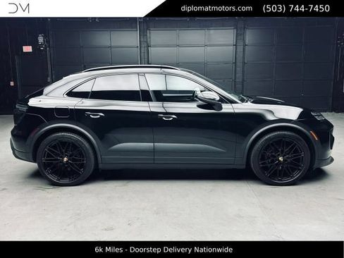 Used 2024 Porsche Macan 4 Electric w/ Premium Package AWD/4WD image 7
