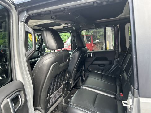 Certified 2023 Jeep Wrangler Unlimited Rubicon 4xe w/ Cold Weather Group AWD/4WD image 12