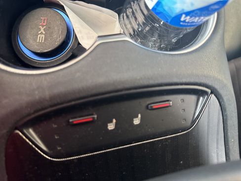 Used 2021 Toyota Venza XLE image 20