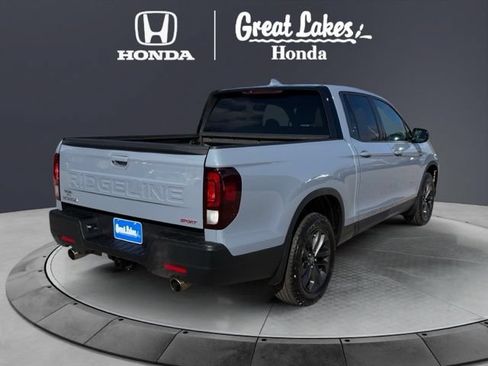 Used 2025 Honda Ridgeline Sport image 8