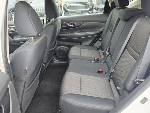 Used 2017 Nissan Rogue S image 11