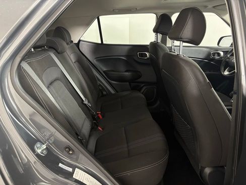 Used 2025 Hyundai Venue SEL FWD image 43
