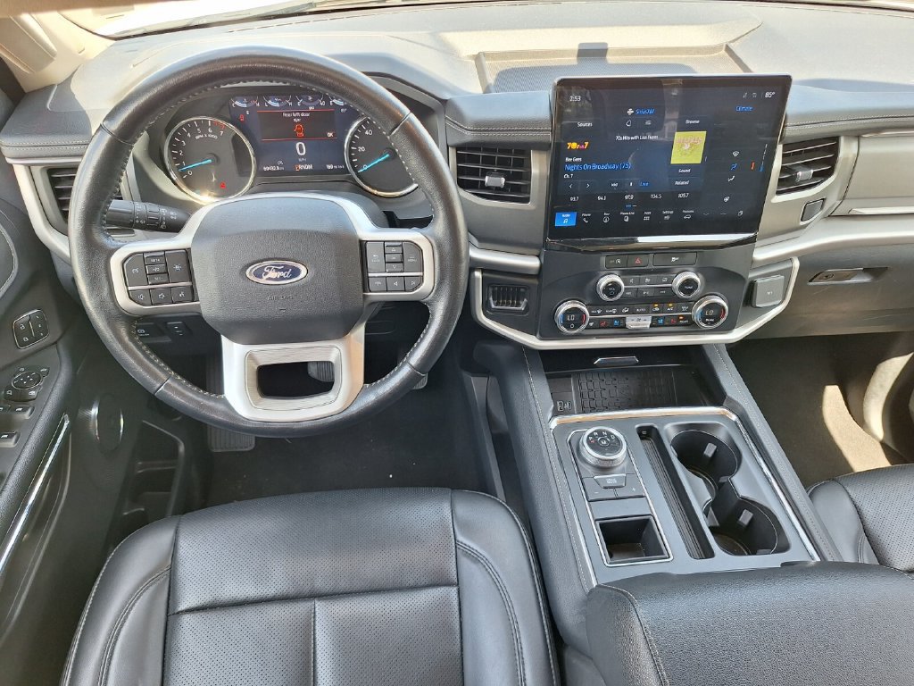 Used 2024 Ford Expedition XLT RWD image 11
