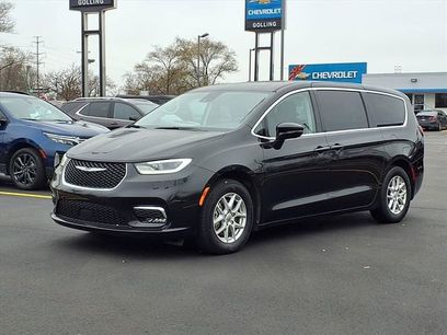 Used 2024 Chrysler Pacifica Touring-L